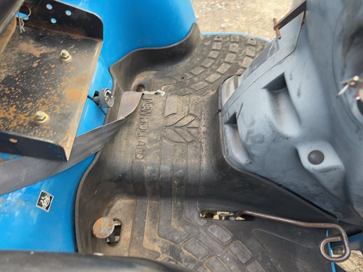 new-holland-7308-image-48