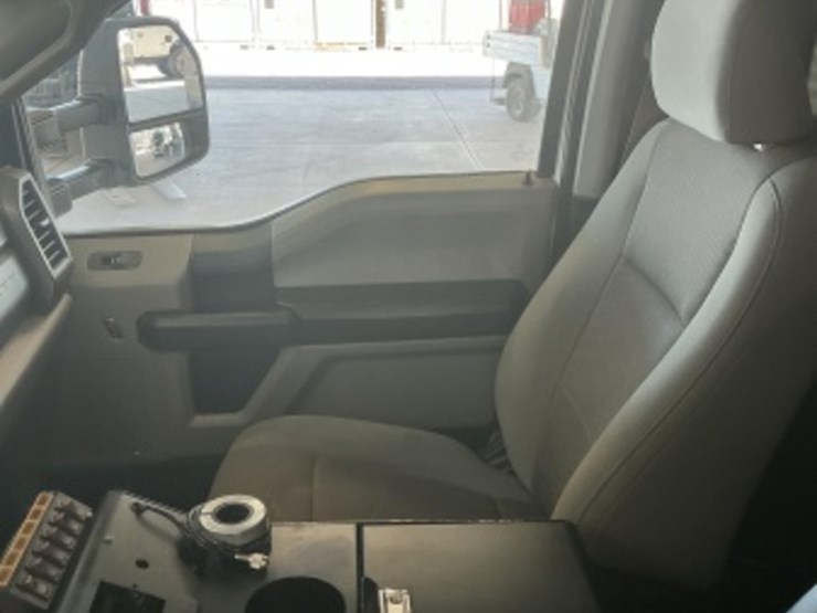2017-ford-f550-image-23