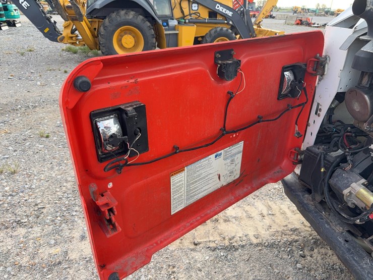 bobcat-t550-image-32