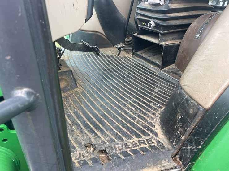2004-john-deere-5520-image-34