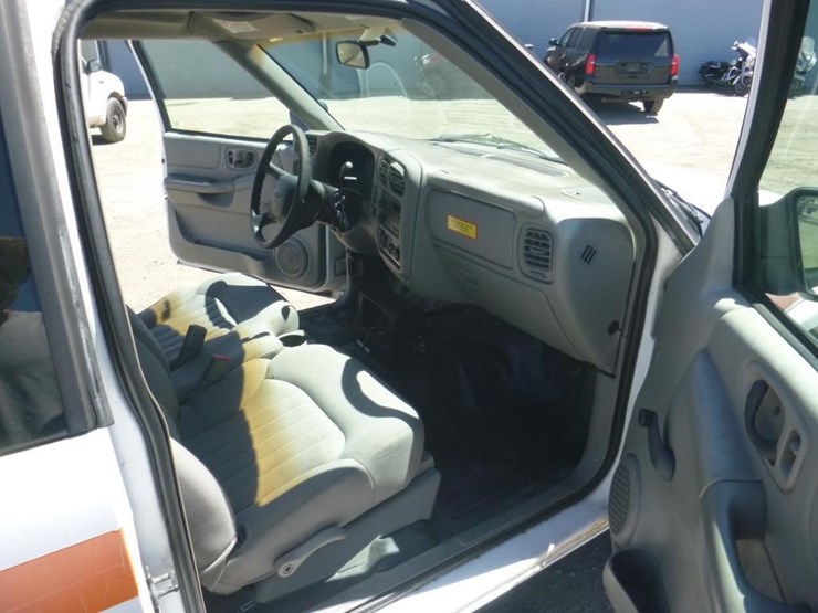 2003-chevrolet-s10-image-6