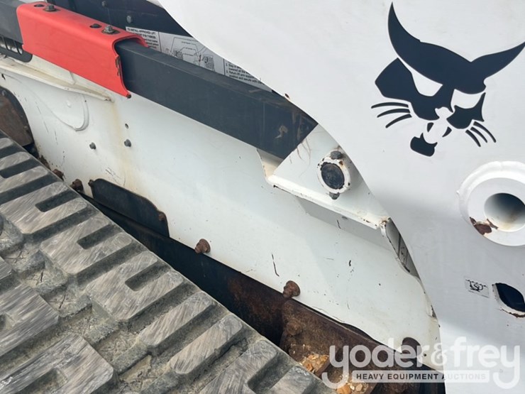 2016-bobcat-t870-image-24