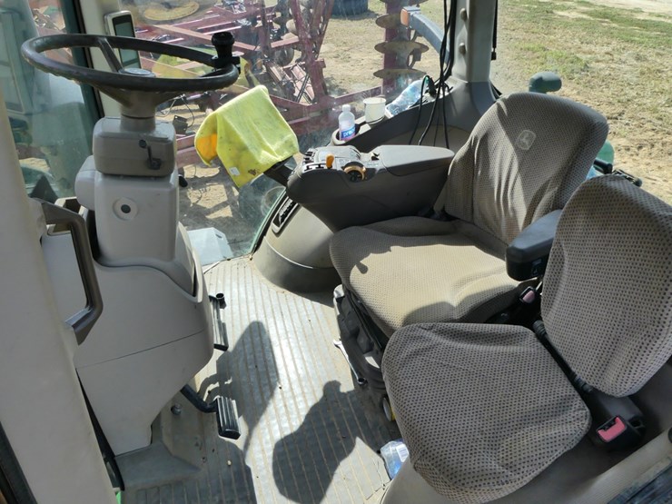 2015-john-deere-8295r-image-16