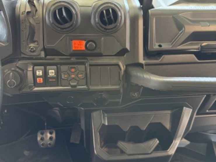 2023-can-am-defender-pro-limited-sxs-image-32