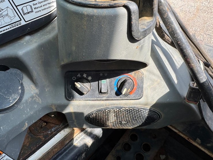 bobcat-t590-image-28