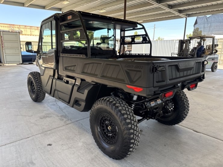 2023-can-am-defender-pro-limited-sxs-image-6