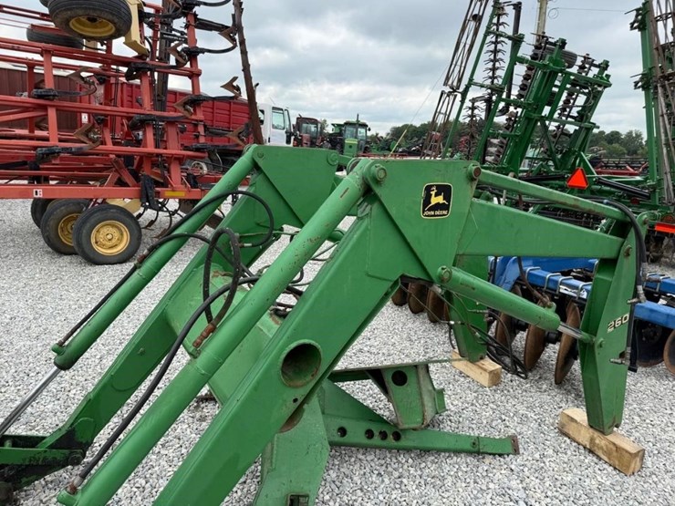john-deere-260-image-8