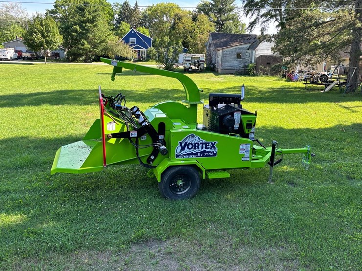 #157-•-2024-vortex-v12-31-towable-brush-chipper-image-3
