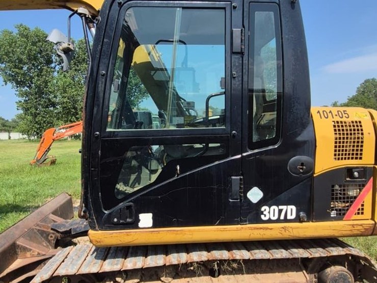 2013-caterpillar-307d-image-2