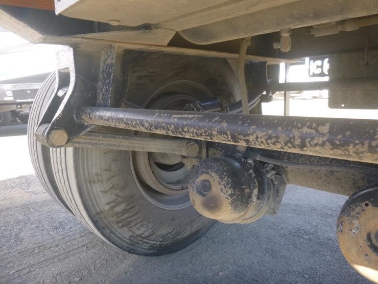 2020-western-star-4900sf-image-38