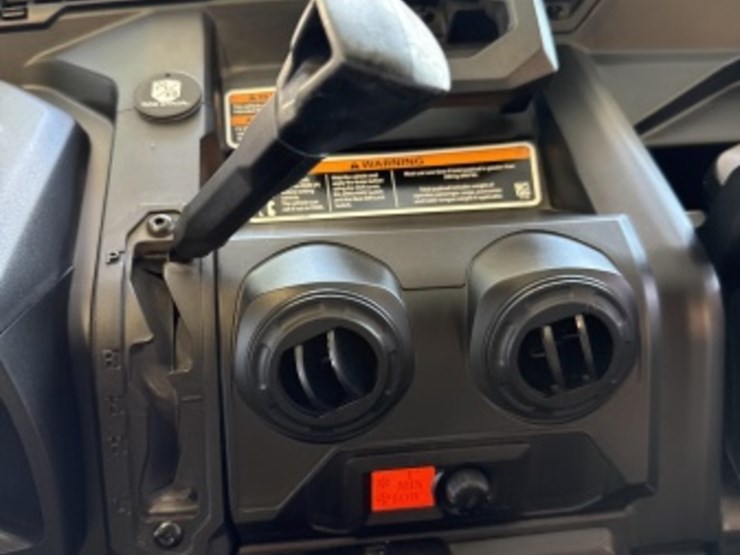 2023-can-am-defender-pro-limited-sxs-image-35