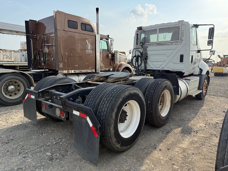 2017-international-prostar-image-4