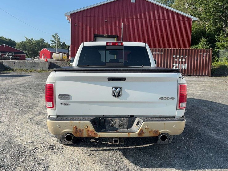 2016-ram-1500-laramie-longhorn-image-4