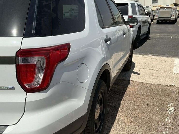 2018-ford-explorer-image-6