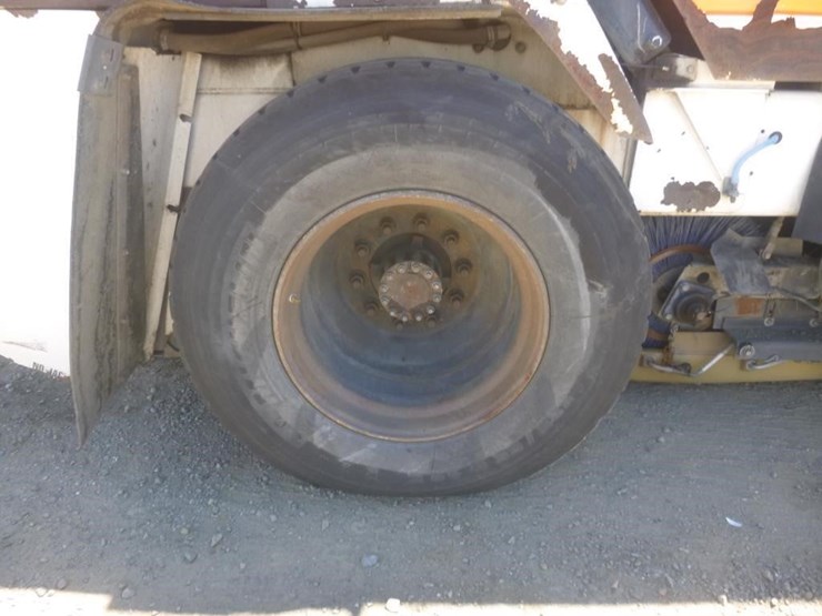 2013-global-m4-sweeper-image-16
