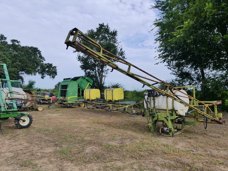 3pt-300-gal-boom-sprayer-image-1