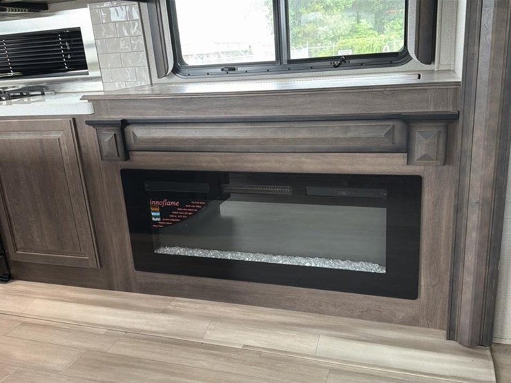 #138-•-2022-grand-design-solitude-345gk-camper-image-47