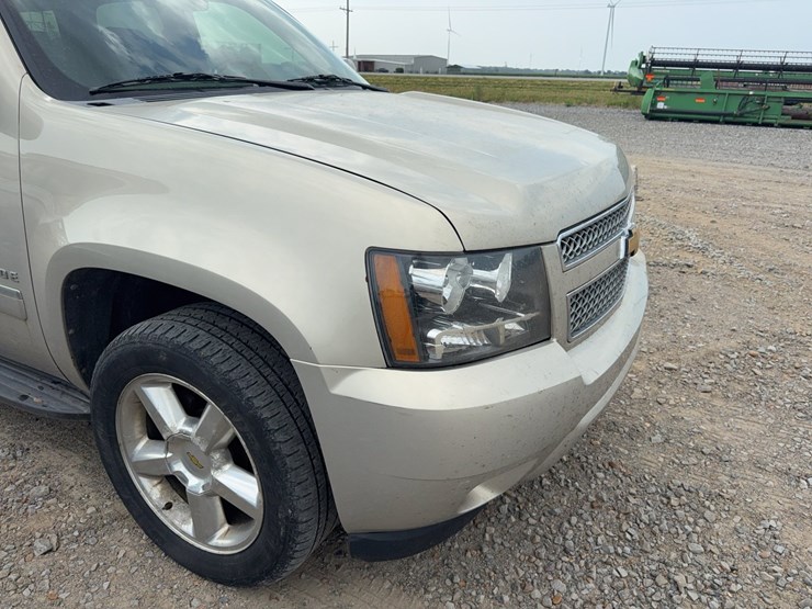 2009-chevrolet-tahoe-image-15