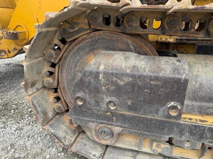 2017-caterpillar-953d-image-6
