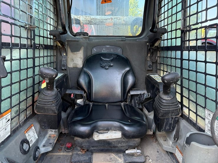 2015-bobcat-s650-image-17