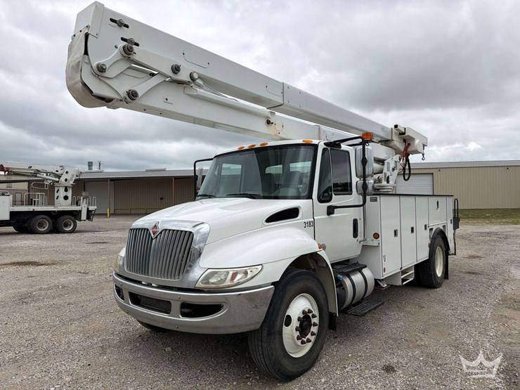 2019-international-durastar-4300-image-2