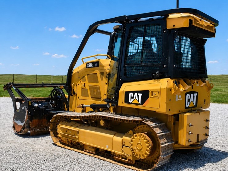 2020-caterpillar-d3k2-xl-image-2