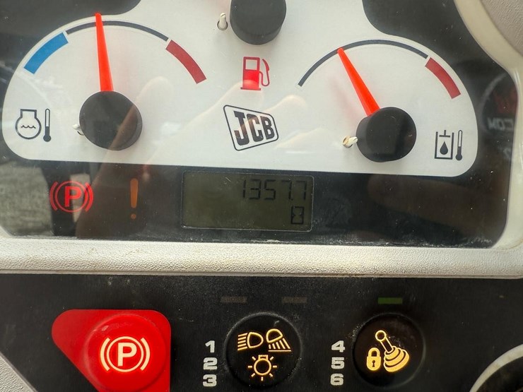 2013-jcb-190t-image-21