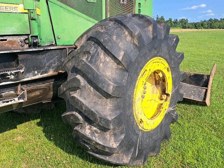 2008-deere-748h-image-32