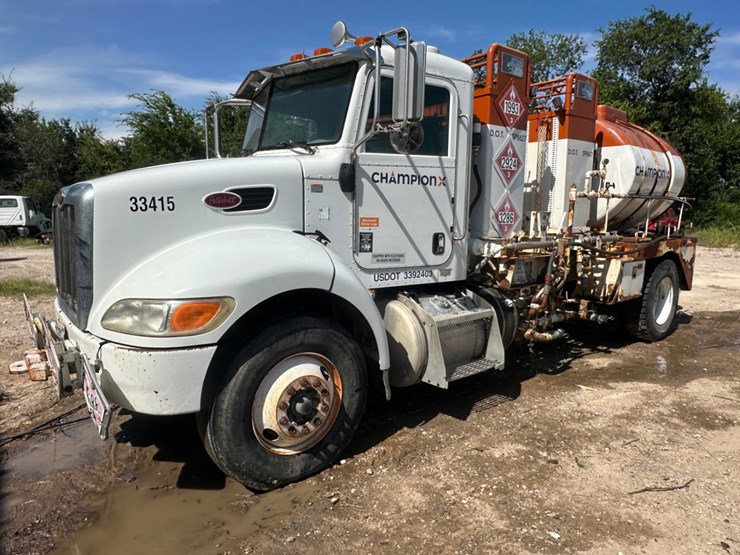 2012-peterbilt-337-image-1