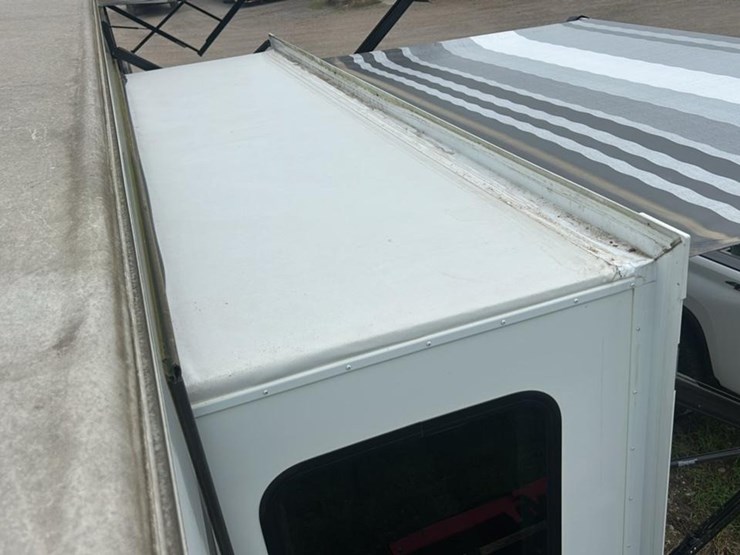 #139-•-2022-grand-design-solitude-310gk-camper-image-28