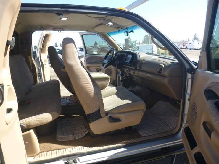 1999-dodge-ram-3500-image-6