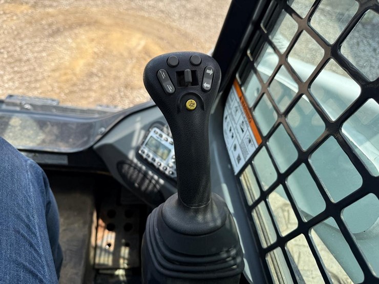 bobcat-s740-image-19