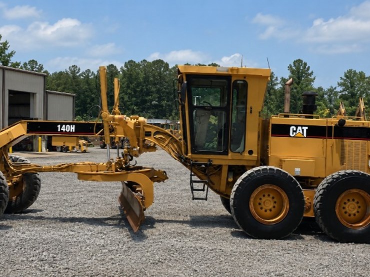 2002-caterpillar-140h-image-1