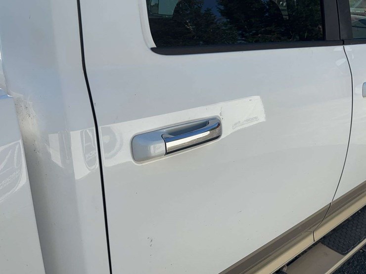 2016-ram-1500-laramie-longhorn-image-33