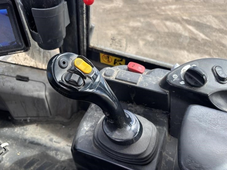 2019-komatsu-wa200-8-image-37