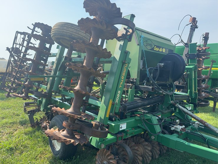 2200-turbo-till-(2200tt)-22'-with-gandy-air-seeder-image-4