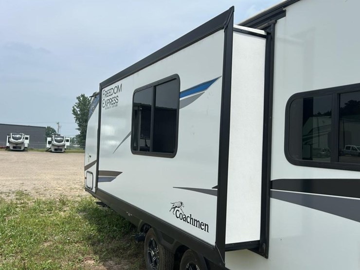 #143-•-2024-forest-river-coachmen-freedom-express-ultra-lite-246rks-camper-image-32