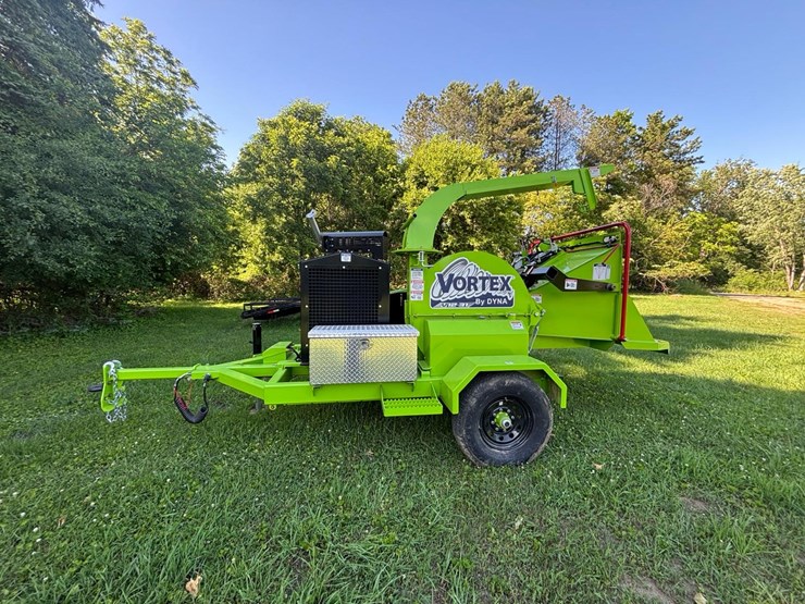 #157-•-2024-vortex-v12-31-towable-brush-chipper-image-2