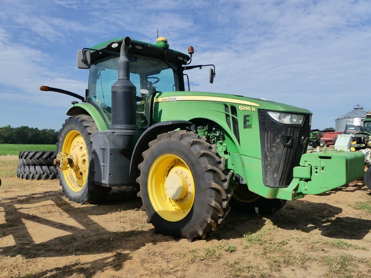 2015-john-deere-8295r-image-1