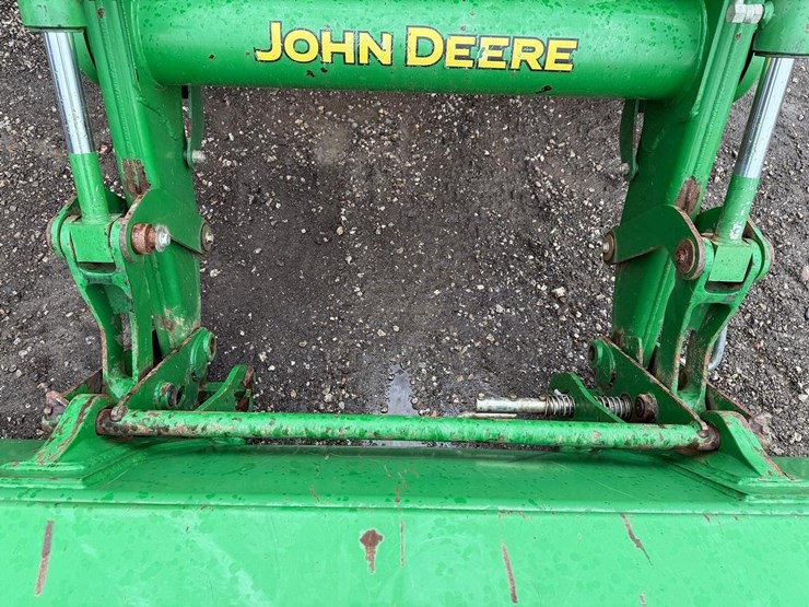 2012-john-deere-6115d-image-10
