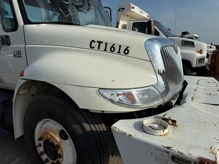 2007-international-durastar-4300-image-103