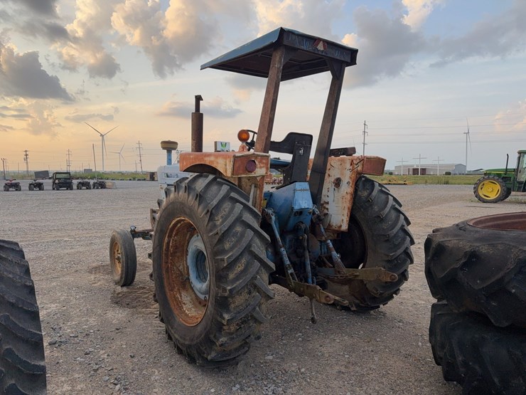 ford-tractor-image-8