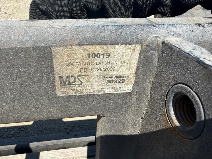 kubota-l4455a--4-pt-hitch-and-subframe-wh-auto-latch-uni-tach-image-11