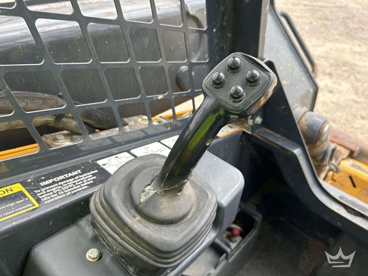 deere-325g-image-13