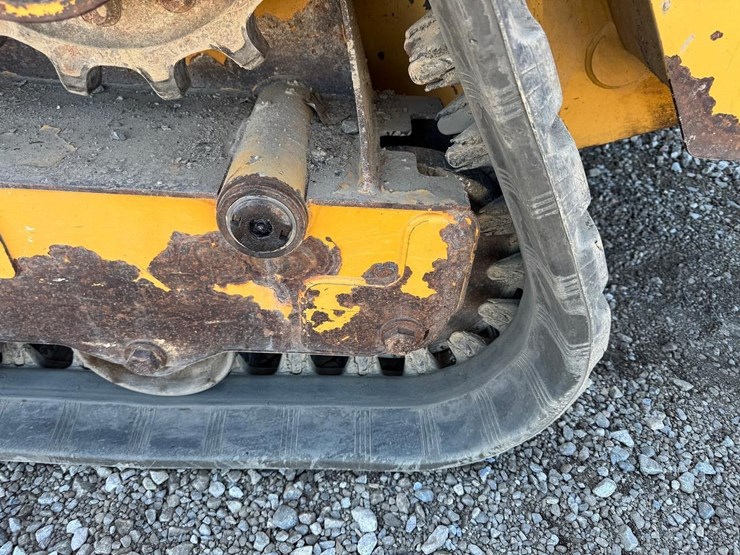 2017-caterpillar-249d-image-16