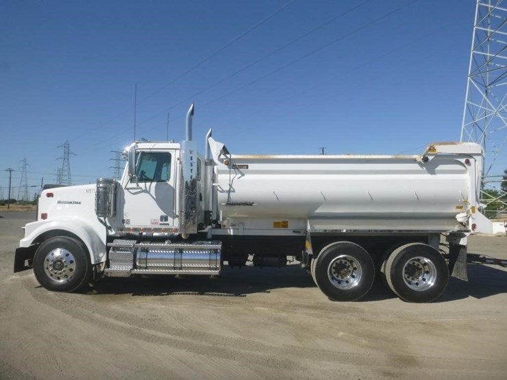 2020-western-star-4900sf-image-6