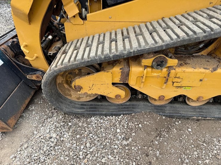 2022-caterpillar-259d3-image-35