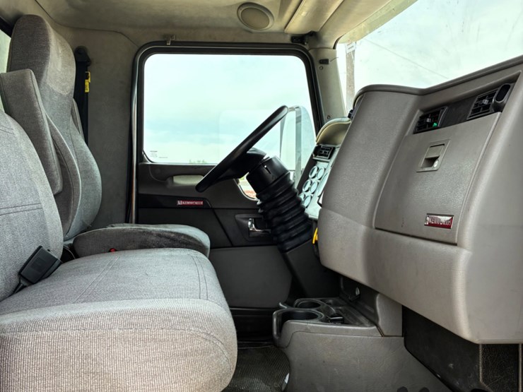2017-kenworth-t270-image-8