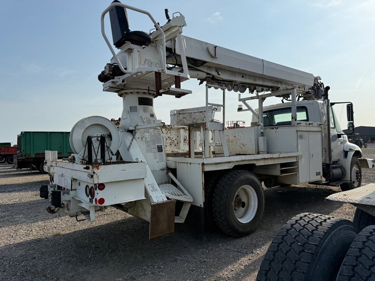 2007-international-durastar-4300-image-4