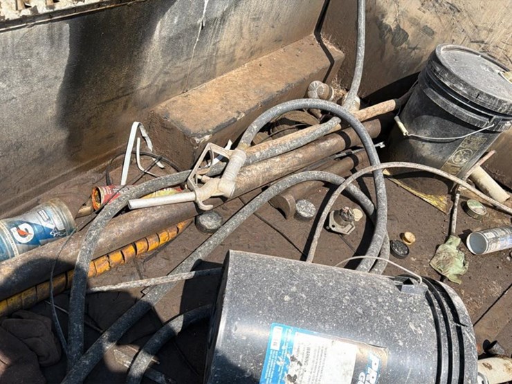 2013-ford-f550-image-18